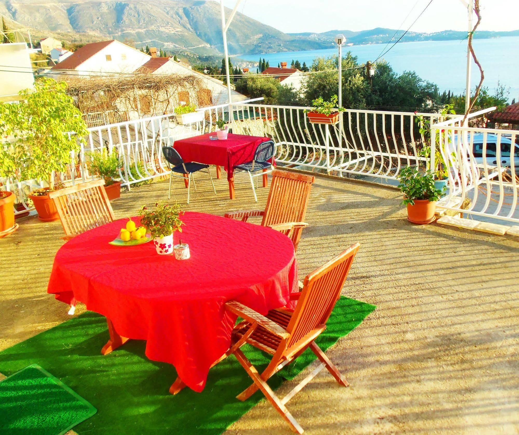 Guest House Kate Mlini Eksteriør billede